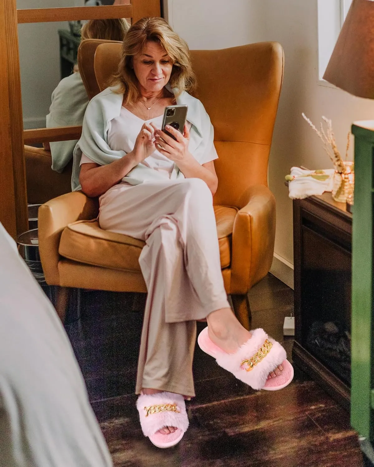Cozy Fuzzy Fluffy Slippers - Memory Foam Indoor & Outdoor, Perfect Gifts for Women