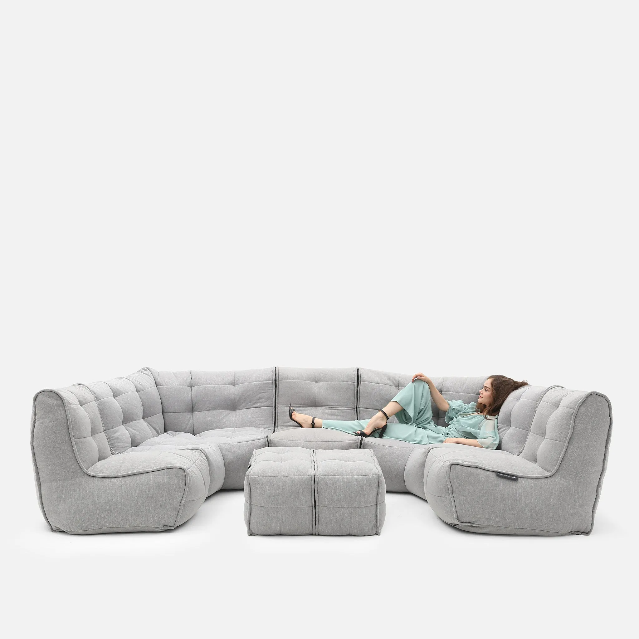 Mod 6 Lounge Max - Interior