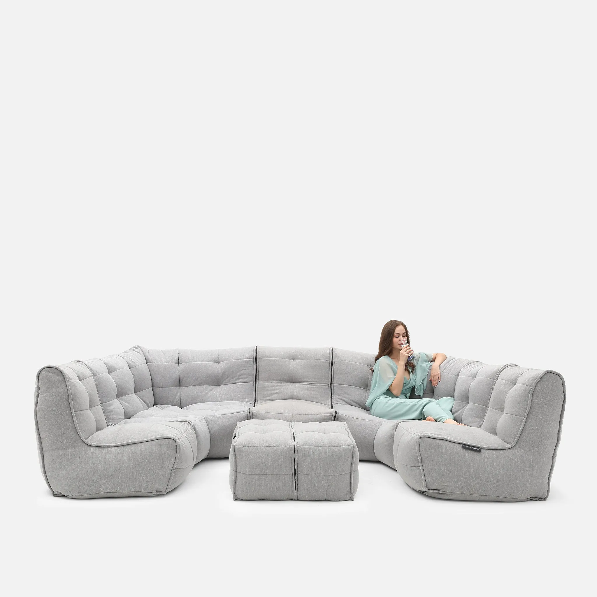Mod 6 Lounge Max - Interior