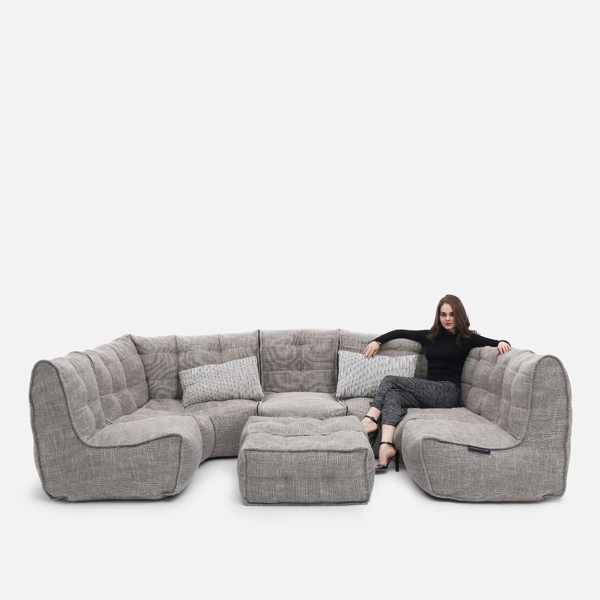 Mod 6 Lounge Max - Interior