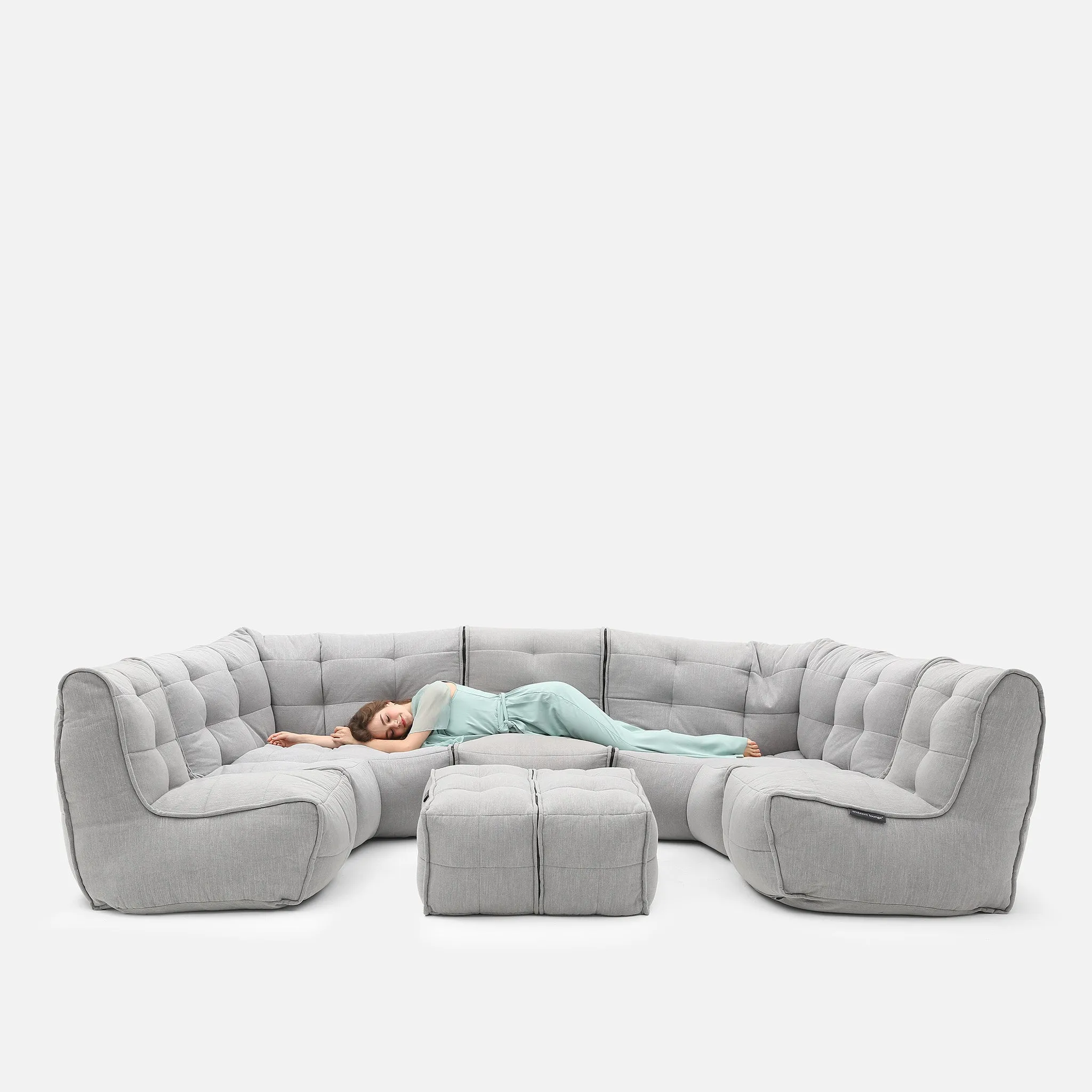 Mod 6 Lounge Max - Interior