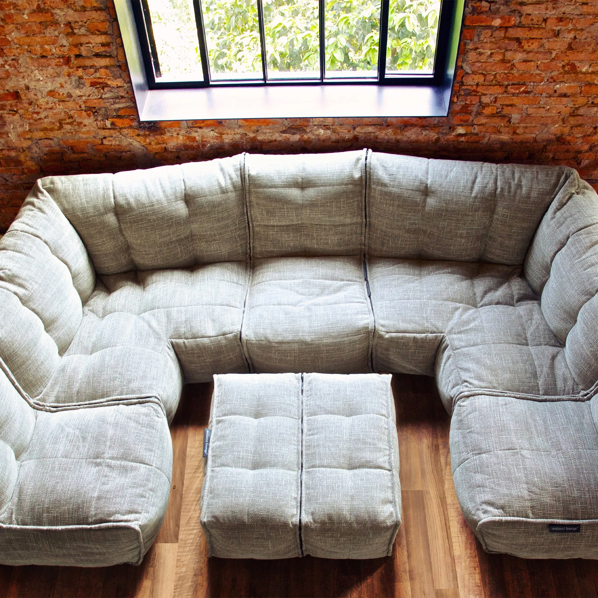 Mod 6 Lounge Max - Interior