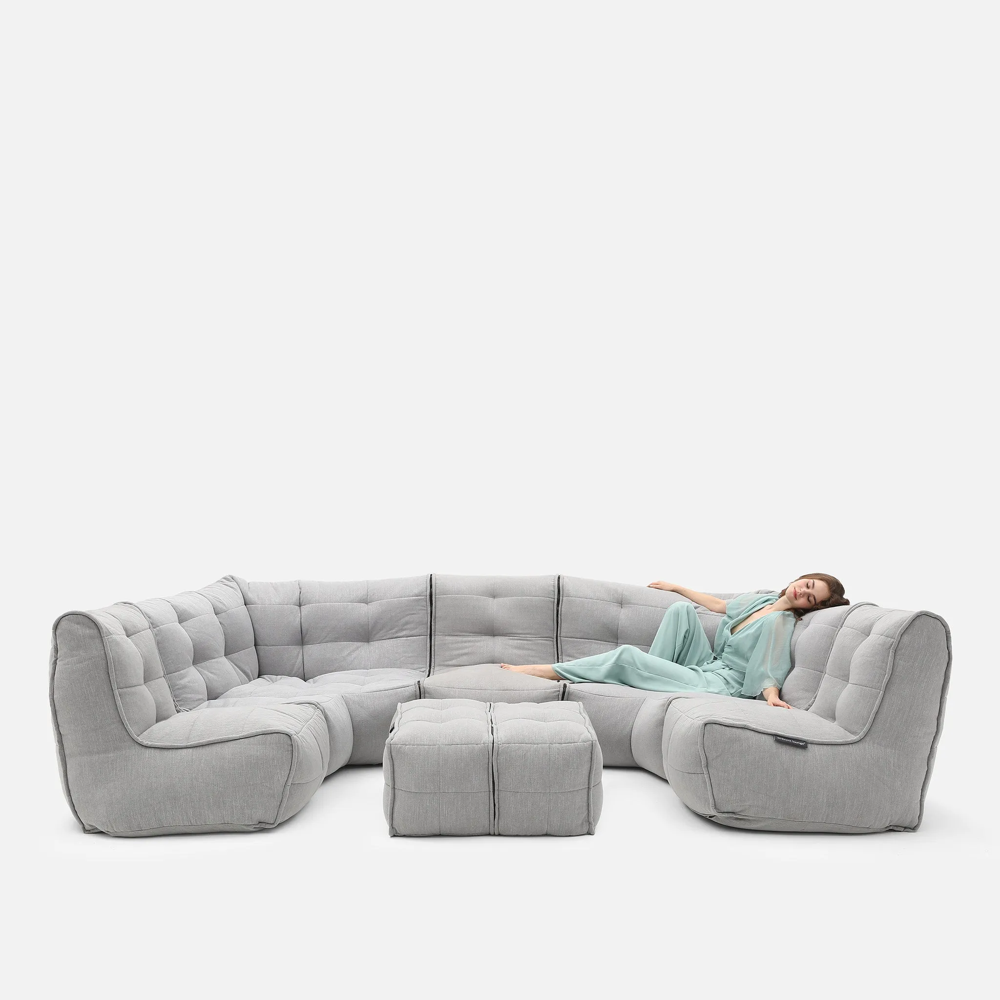 Mod 6 Lounge Max - Interior