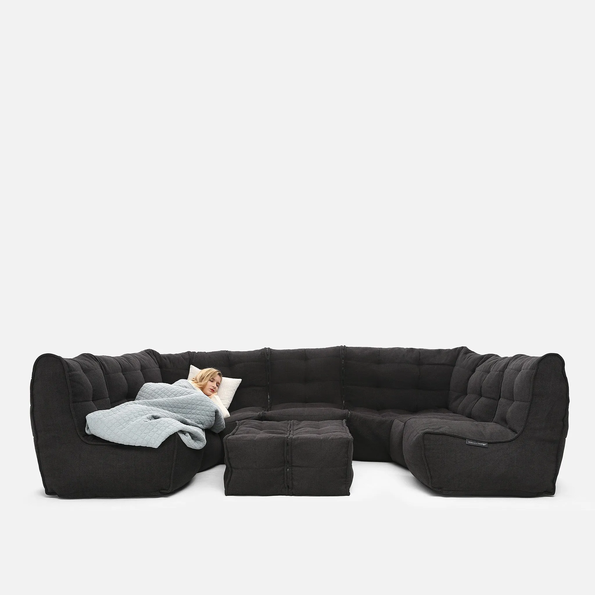 Mod 6 Lounge Max - Interior