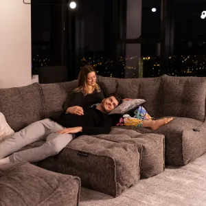 Mod 6 Lounge Max - Interior