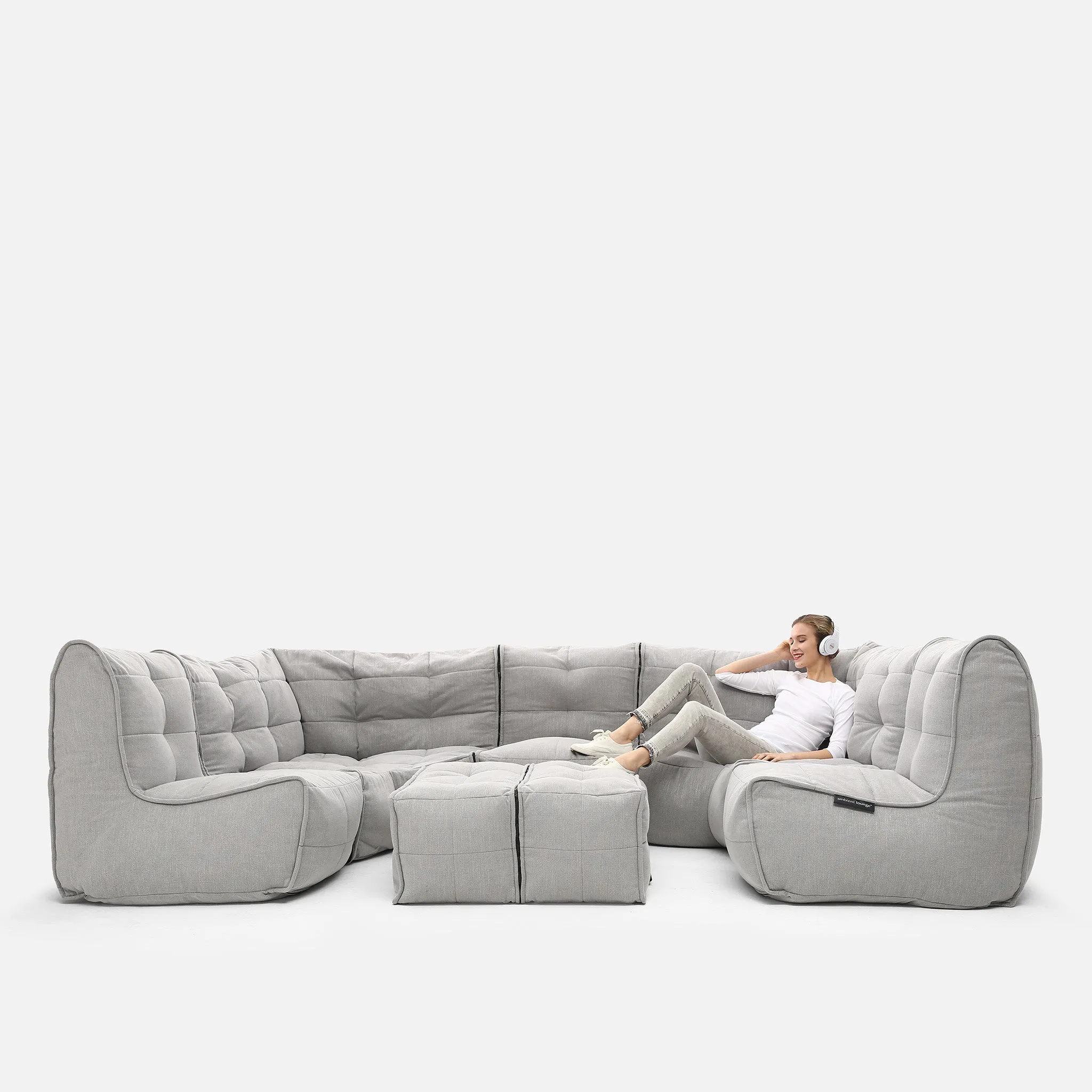 Mod 6 Lounge Max - Interior