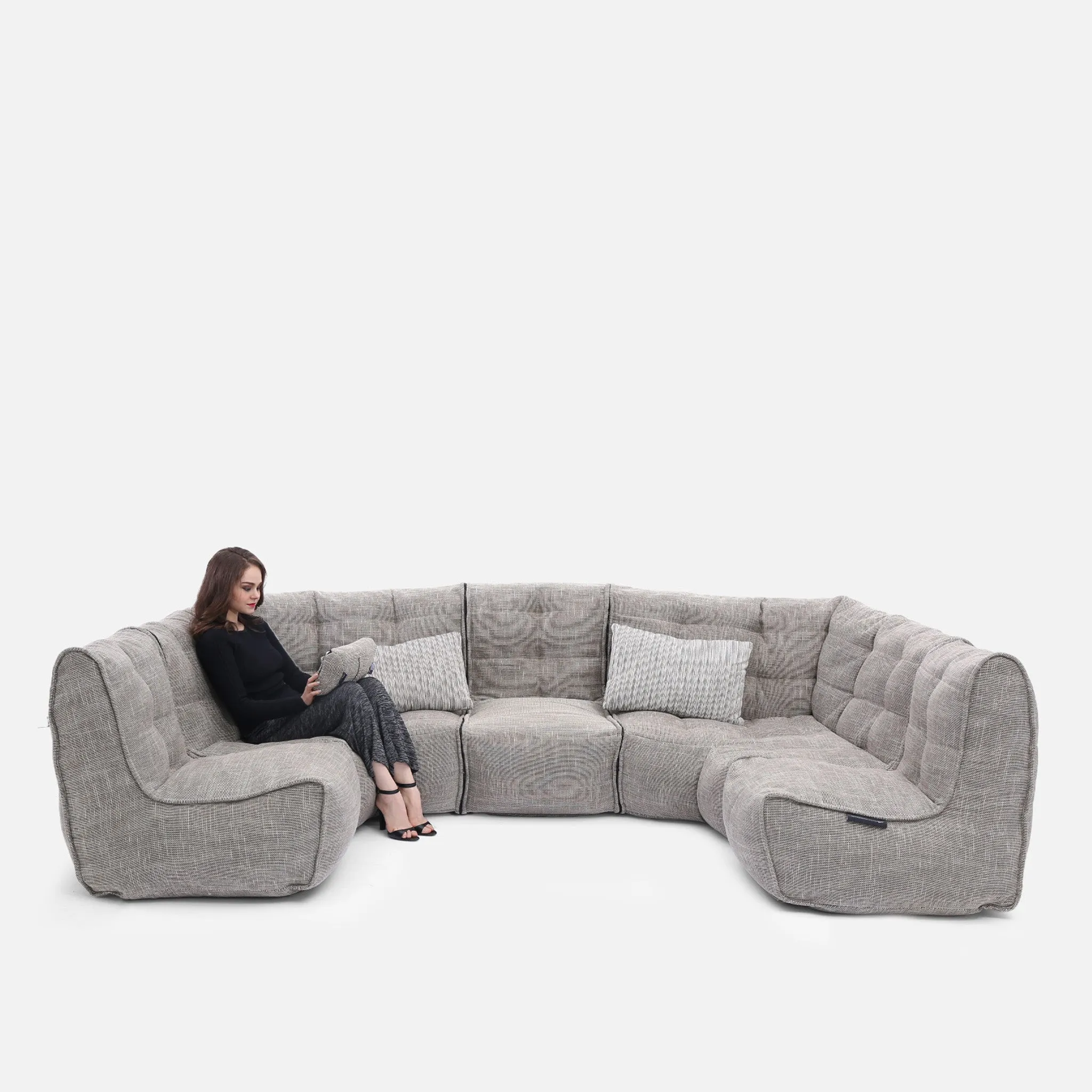 Mod 6 Lounge Max - Interior