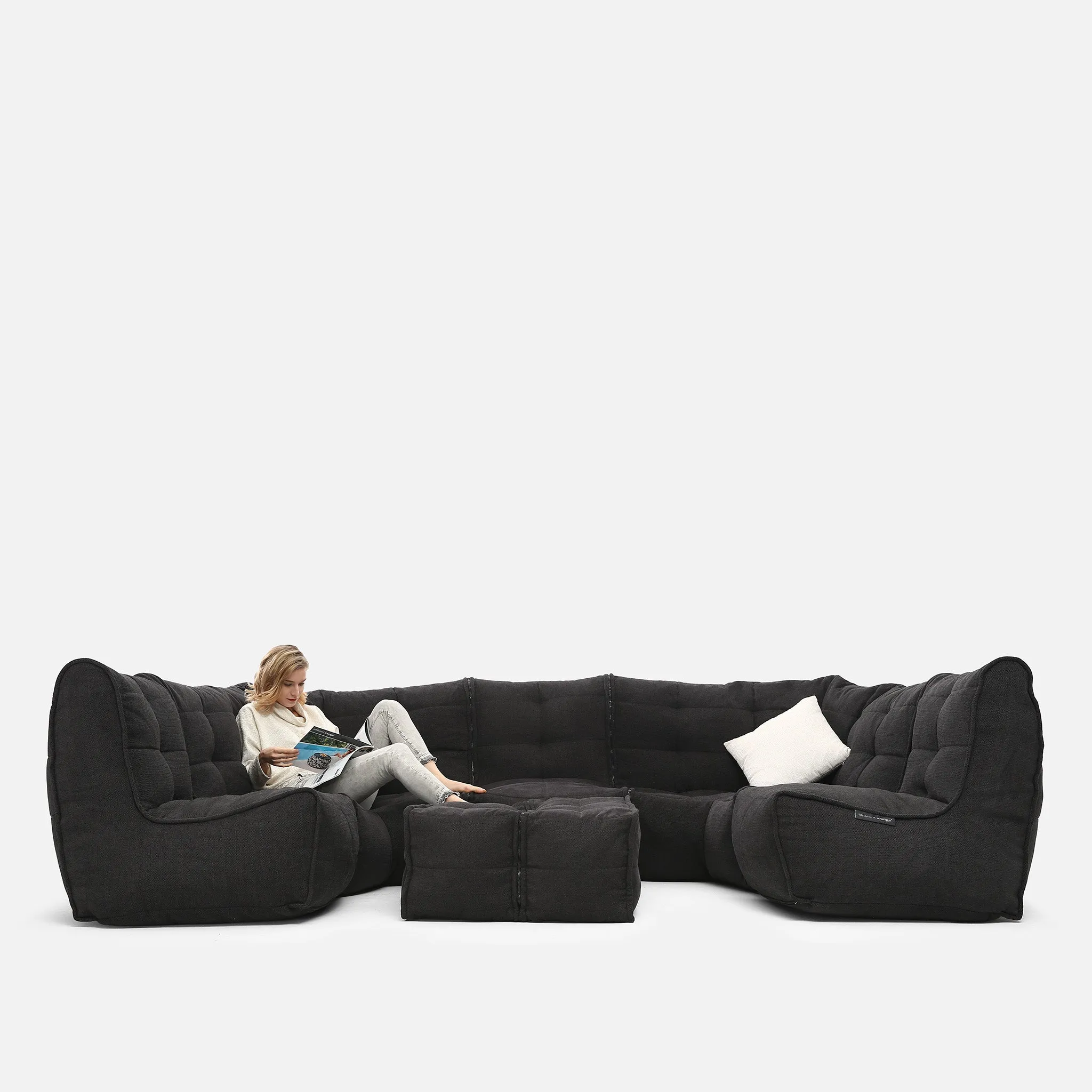 Mod 6 Lounge Max - Interior