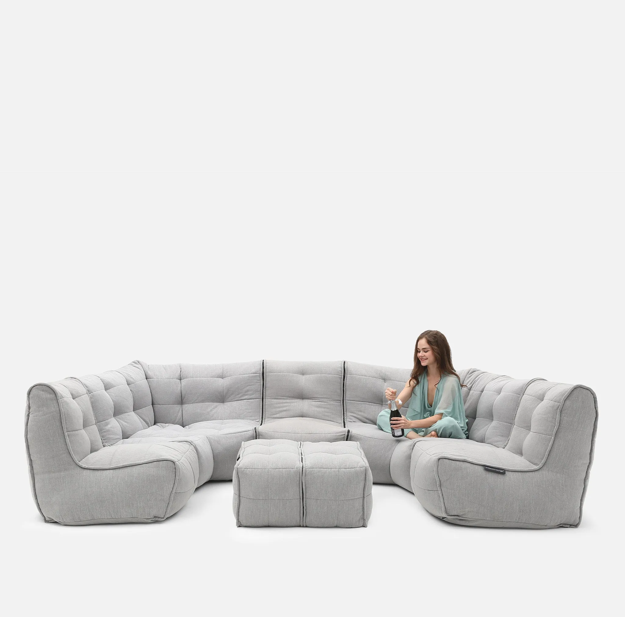 Mod 6 Lounge Max - Interior