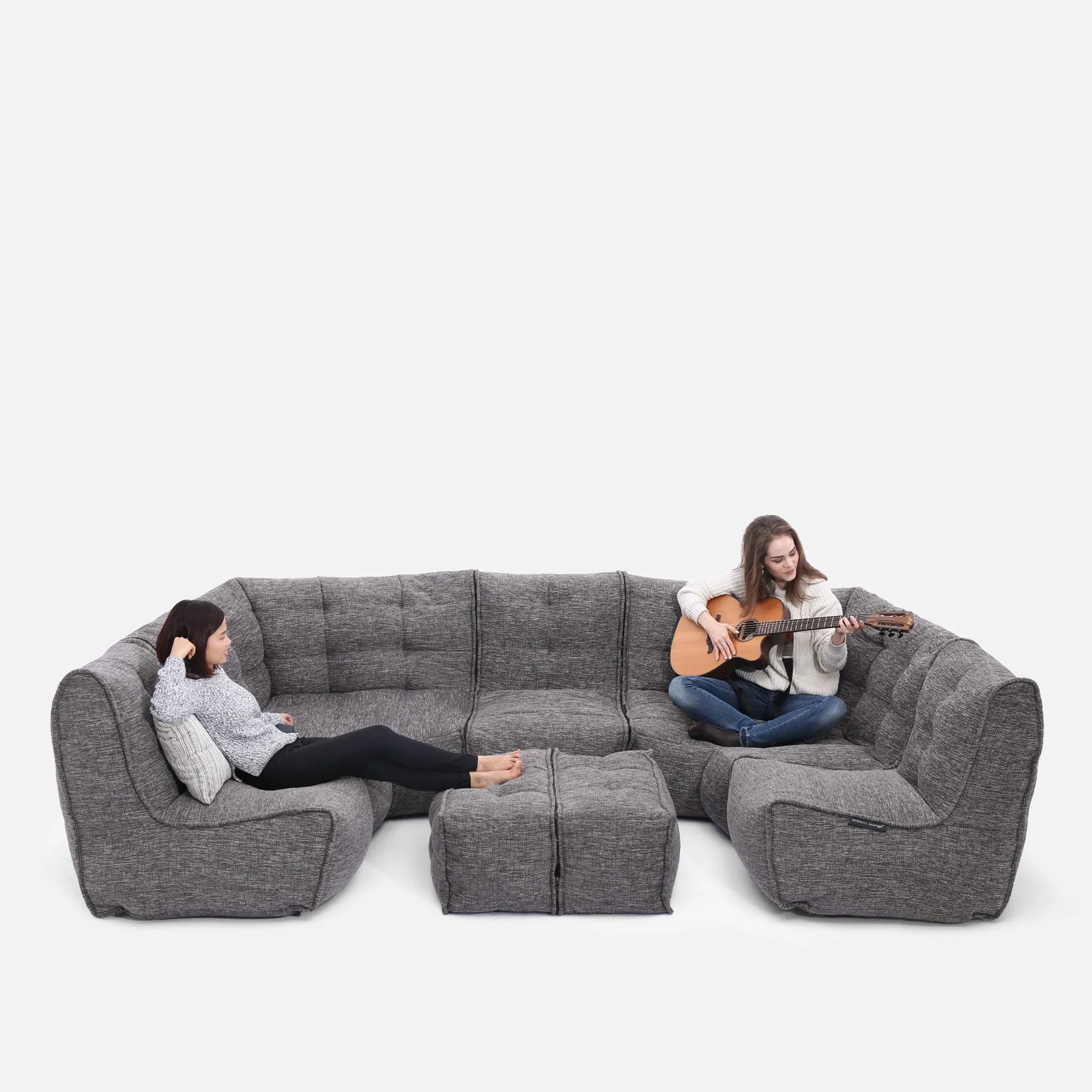 Mod 6 Lounge Max - Interior