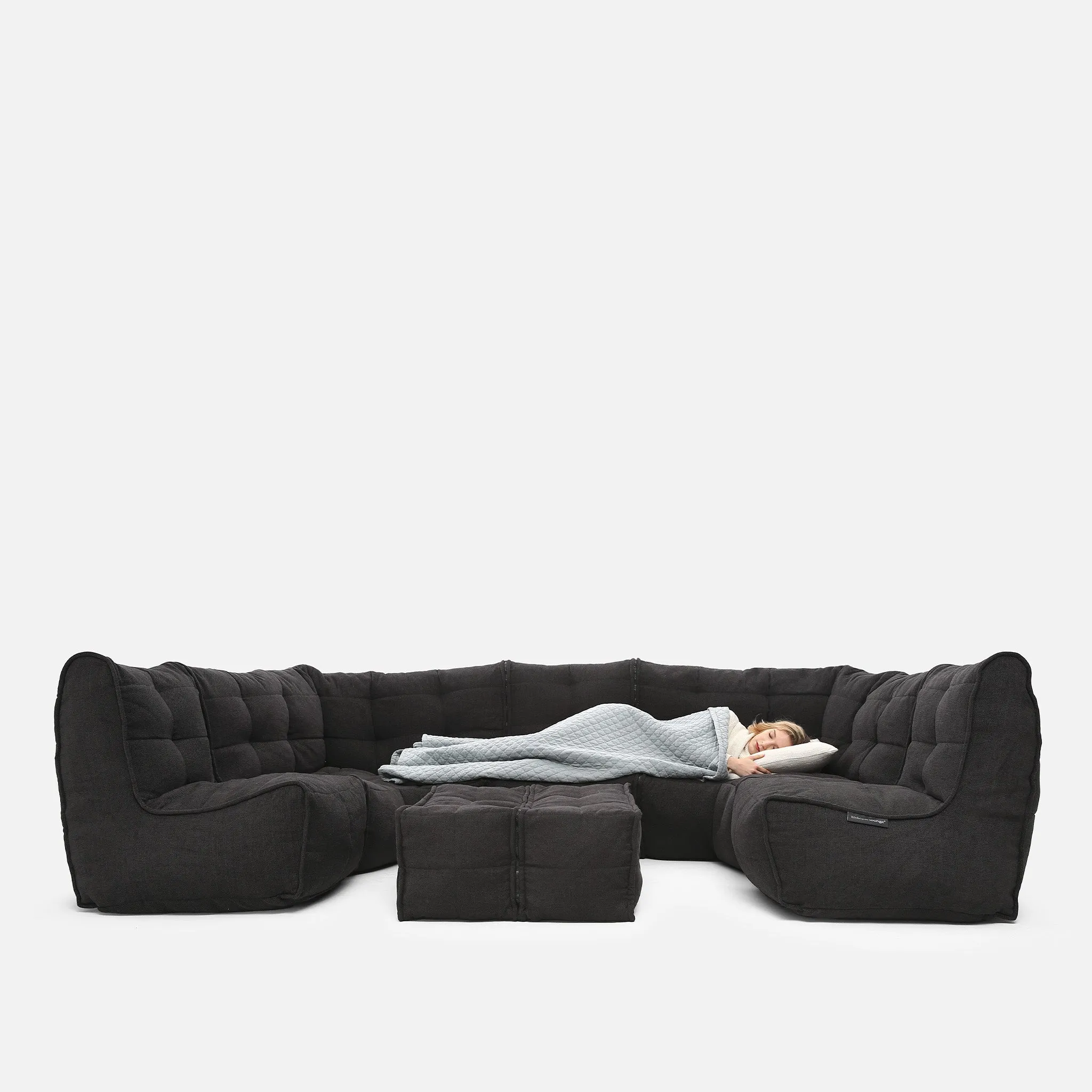 Mod 6 Lounge Max - Interior